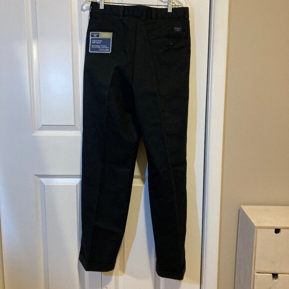 NEW Men's Black Dockers Original Khaki Relaxed Fit, 30x32 - Picture 2 of 7